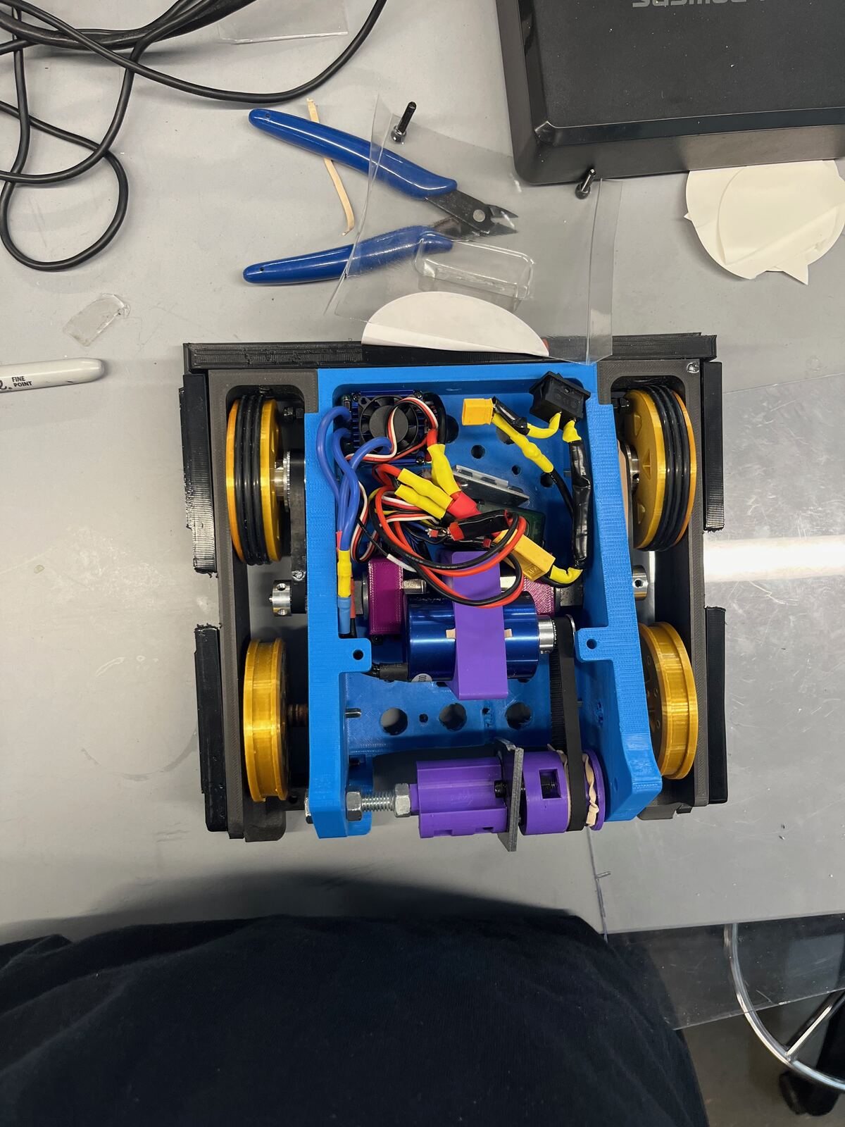 Combat robot electronics and wiring